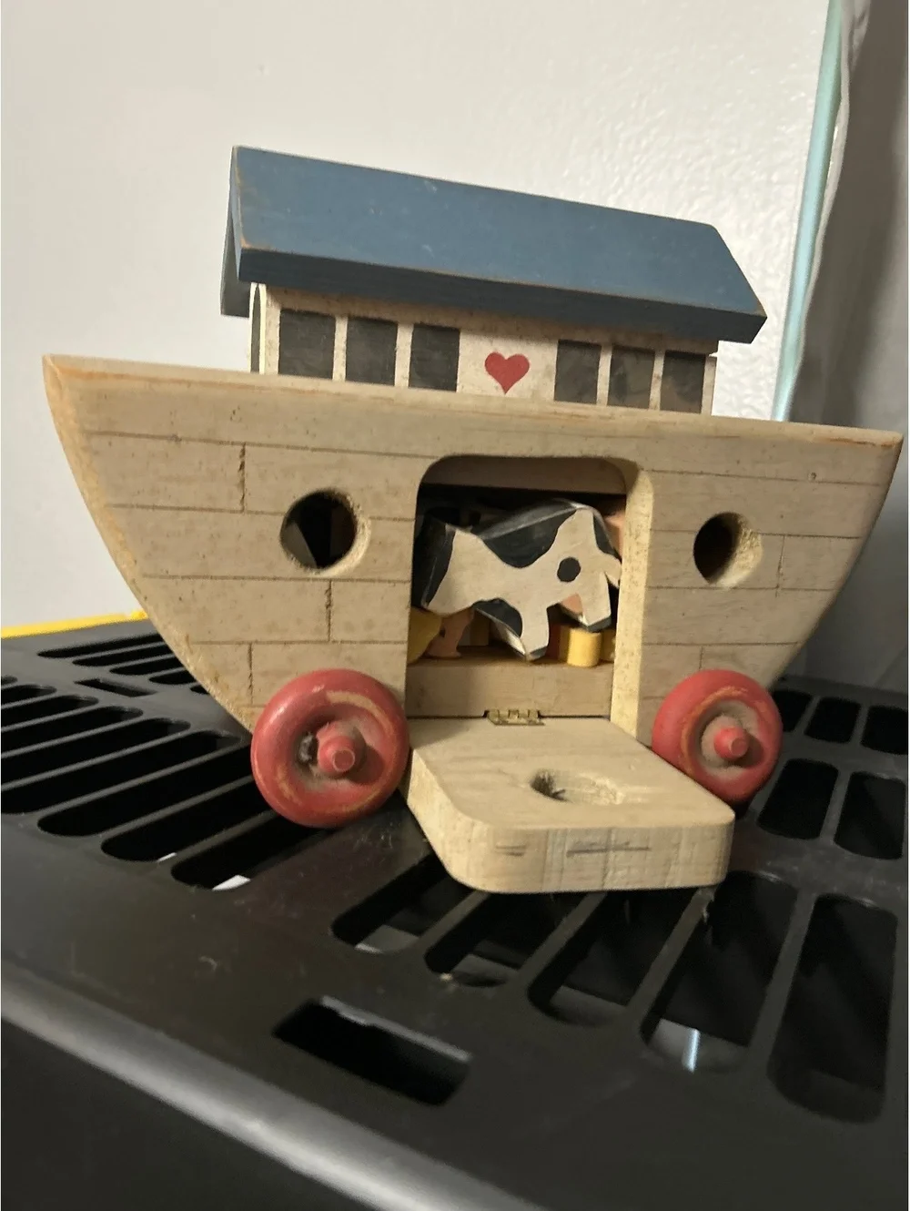 Wooden Noah's Ark Toy with Animals and Heart Detail